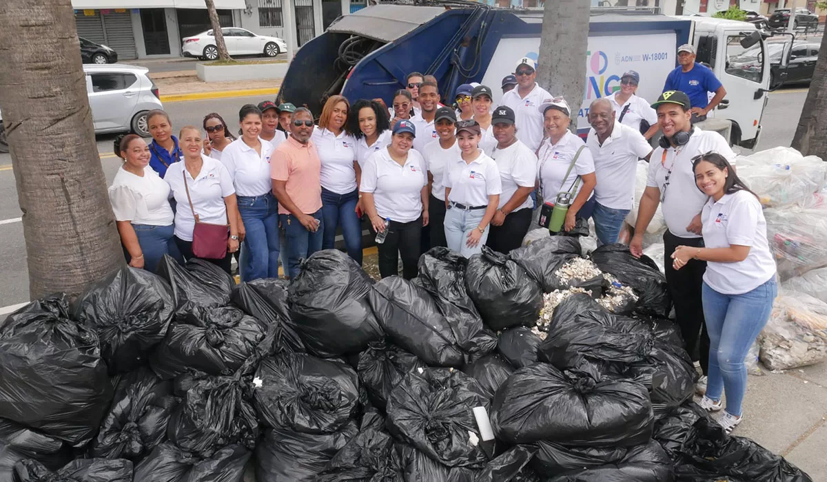Comprometidos con el medio ambiente: INPOSDOM realiza jornada de limpieza en el Fuerte San Gil